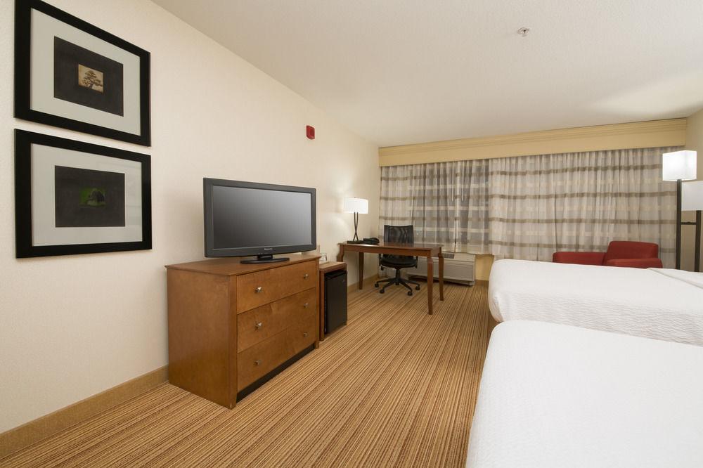 Courtyard By Marriott Sacramento Folsom Hotel Kültér fotó
